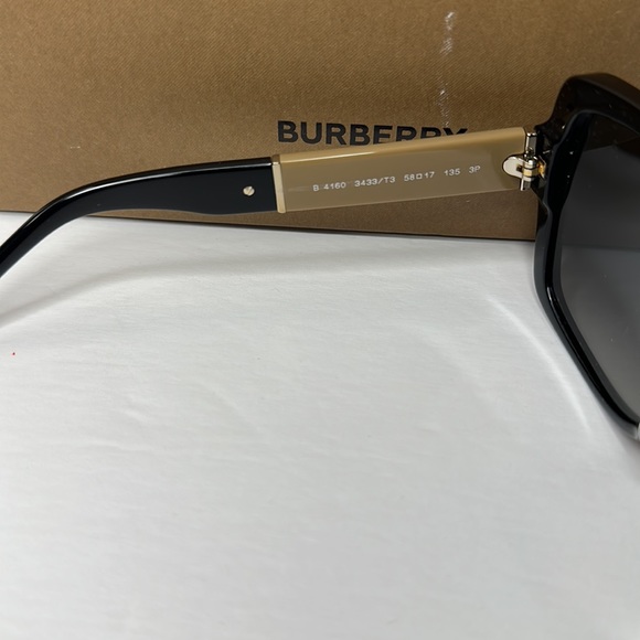 💯 - New Authentic Burberry Women's BE4160 BE/4160 Fashion Sunglasses - Picture 15 of 16